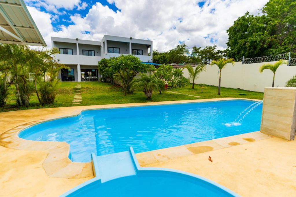 Stella Marris Beachfront Villa Pointe aux Sable Kültér fotó