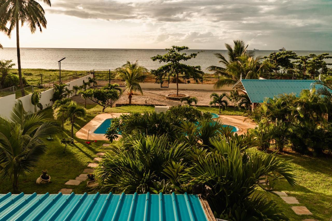 Stella Marris Beachfront Villa Pointe aux Sable Kültér fotó