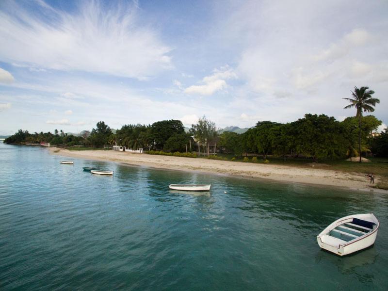 Stella Marris Beachfront Villa Pointe aux Sable Kültér fotó